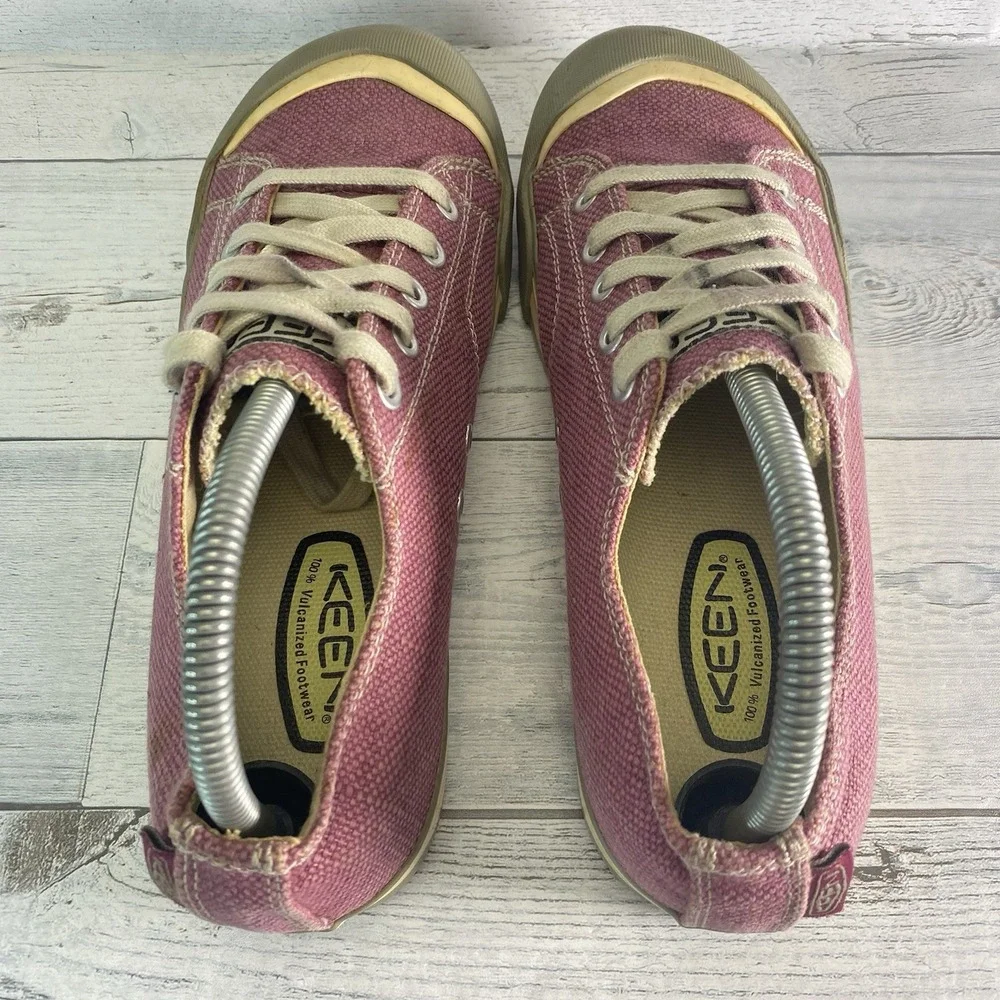 KEEN Coronado Sneakers Womens 9 Red Canvas Casual Fashion Rubber Toe Shoes Nice
